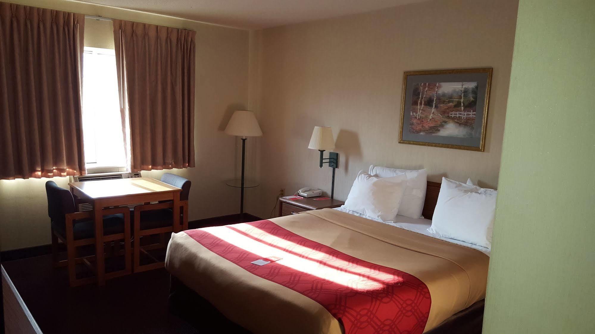 Econo Lodge Painted Post - Corning Экстерьер фото